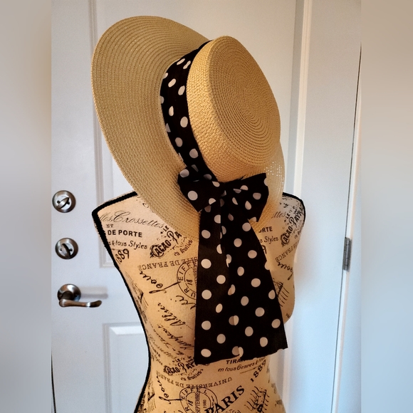 Straw Hat w Polka Dot Band - Picture 5 of 8